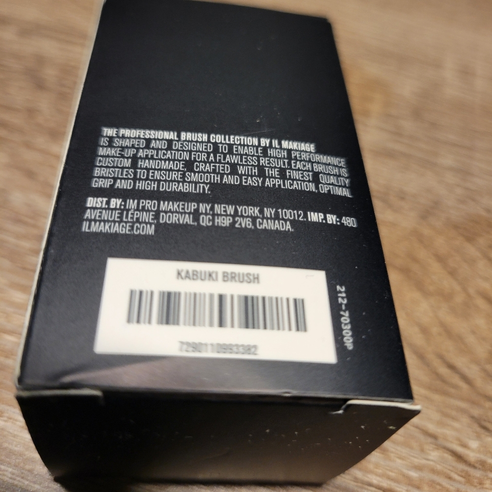 IL MAKIAGE NIB Black Kabuki Brush - Picture 3 of 3